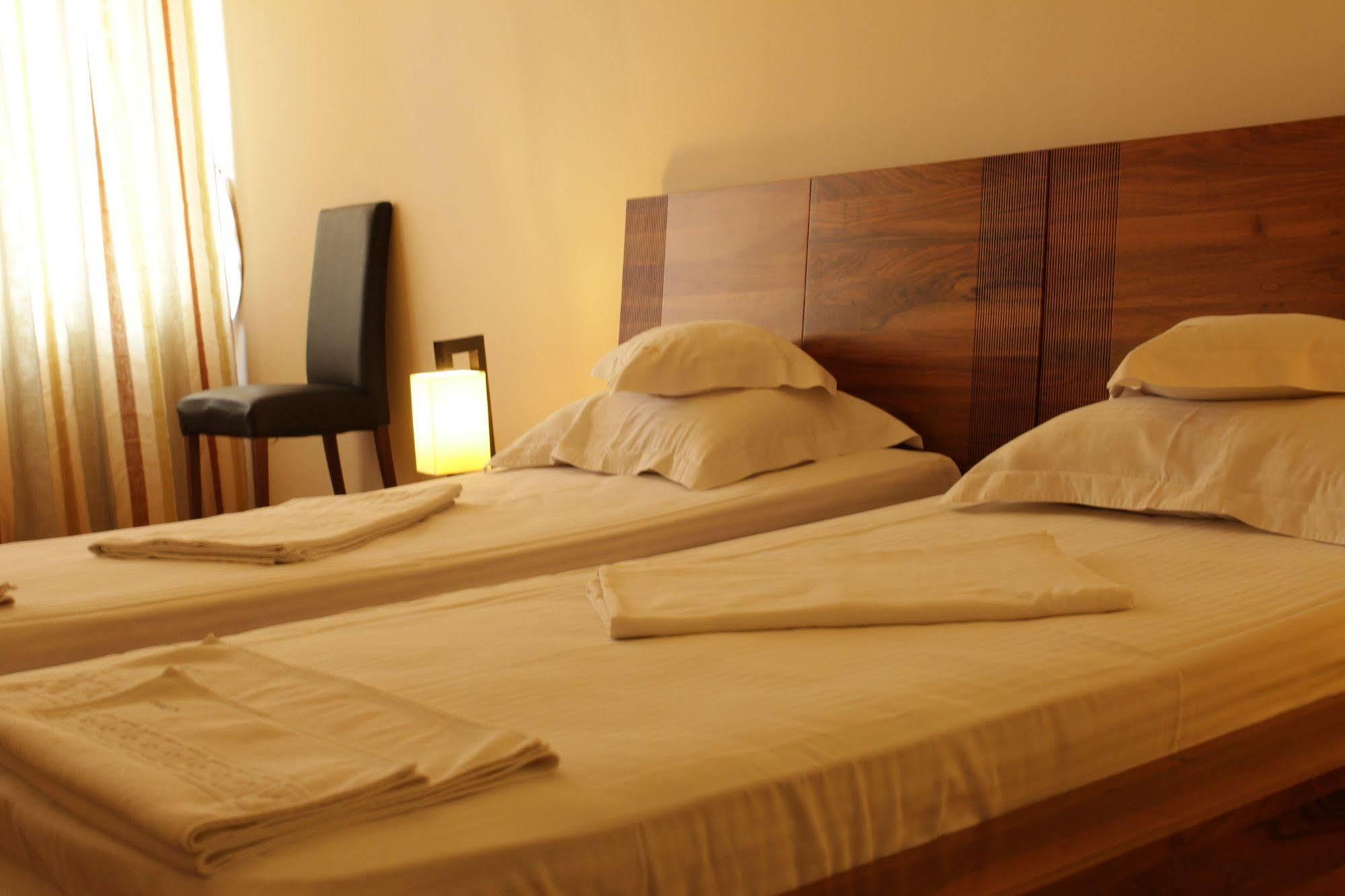 Anthimos Hotel Baile Felix Bagian luar foto